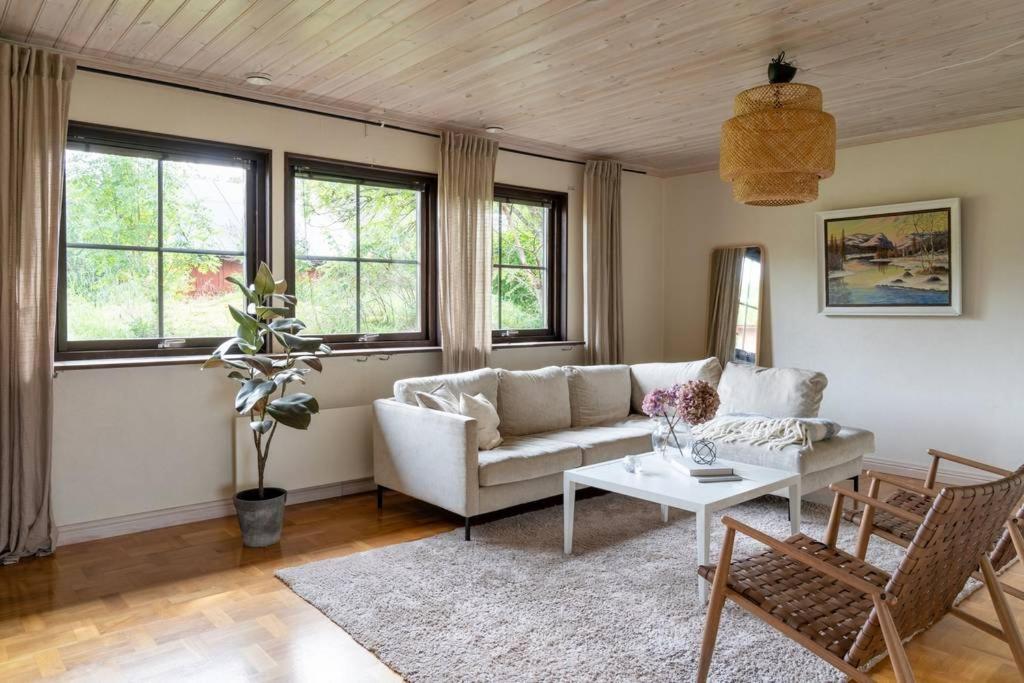 A Countryside Villa Close To Uppsala! Экстерьер фото
